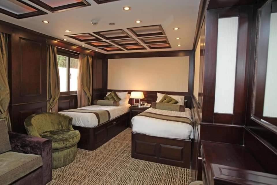 Botel Riviera Nile Cruise ريفيرا نايل كروز *