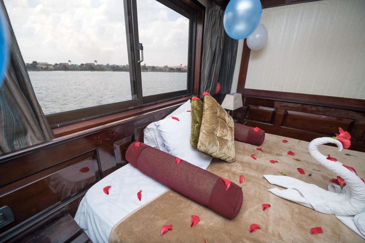 Riviera Nile Cruise ريفيرا نايل كروز Kairo